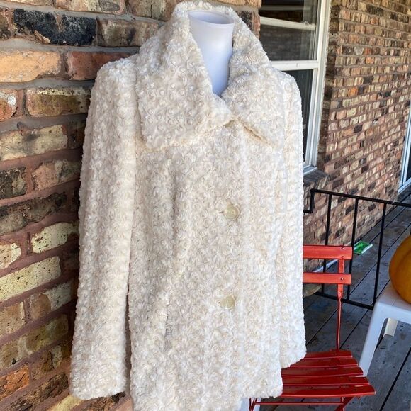 Alfani Faux Swirl Fur Large Collar Beige Jacket - Picture 2 of 6